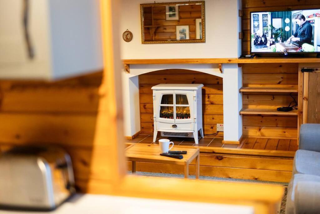 Cozy Norwegian Style Log Cabin In Rural Snowdonia - 2 Bedrooms & Parking By Seren Short Stays Ffestiniog Exteriér fotografie