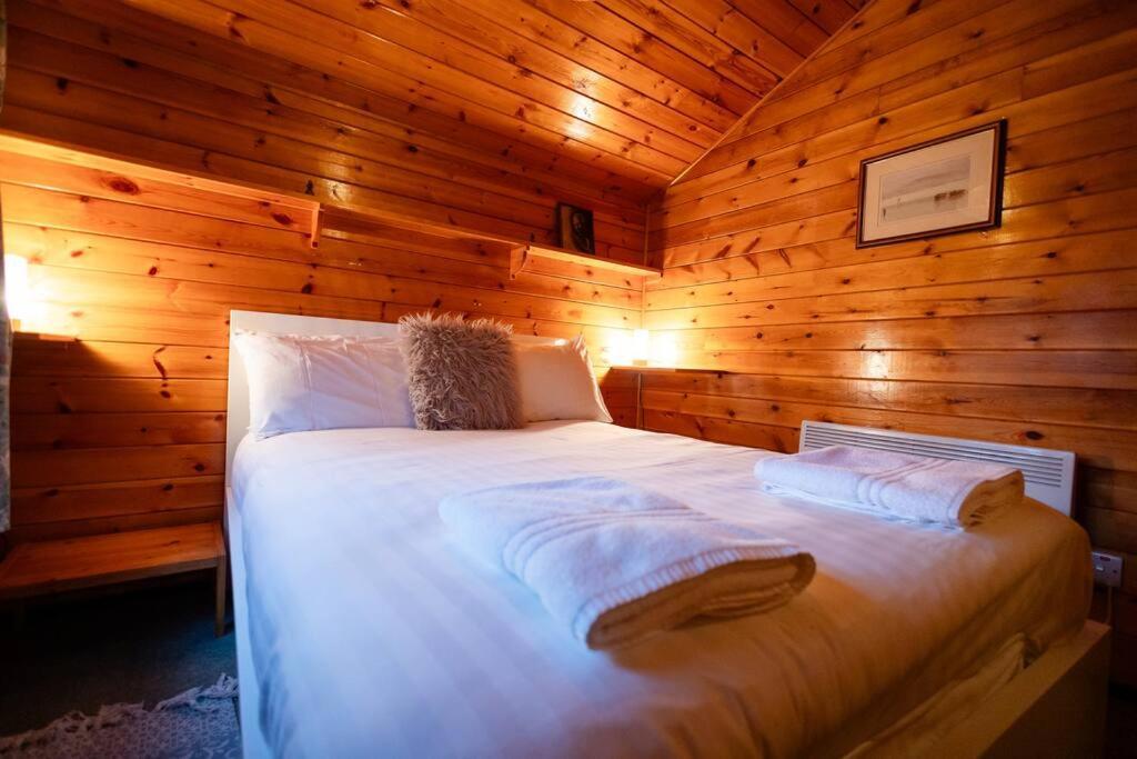 Cozy Norwegian Style Log Cabin In Rural Snowdonia - 2 Bedrooms & Parking By Seren Short Stays Ffestiniog Exteriér fotografie